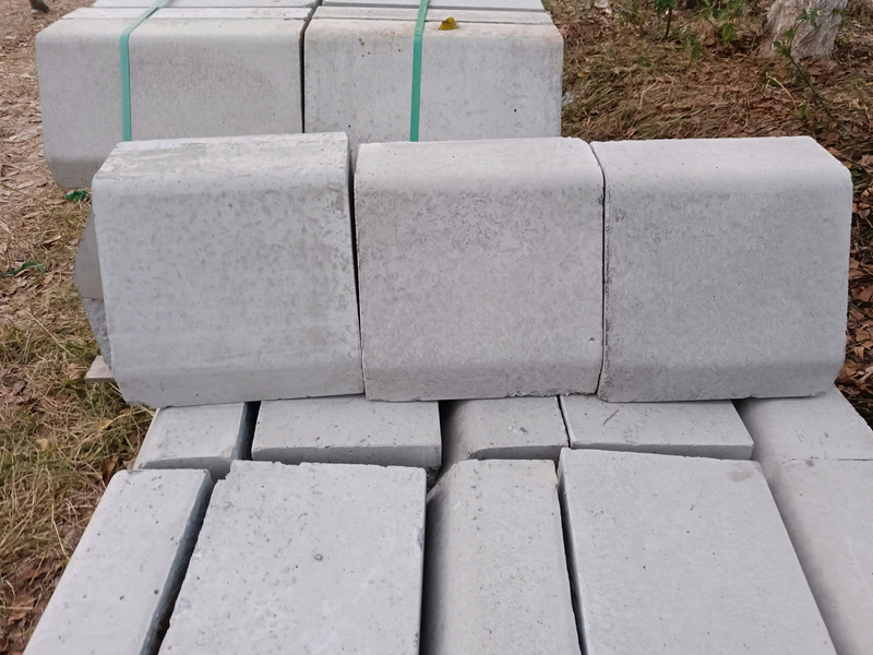 Bó vỉa bê tông 23x26x30cm - Gạch Bắc Việt - Công Ty Cổ Phần Tư Vấn Và Xây Dựng Hạ Tầng Kỹ Thuật Bắc Việt